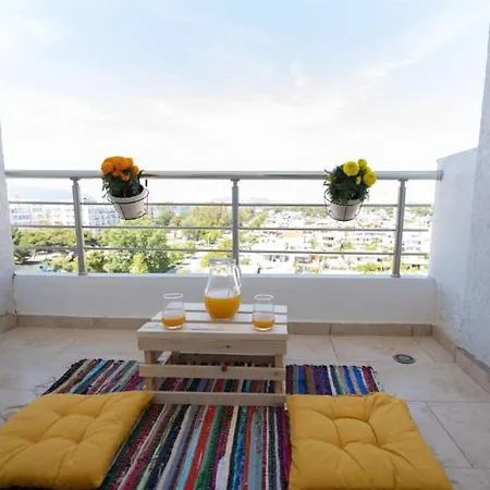 Chill & N-joy Sea View Apartment *